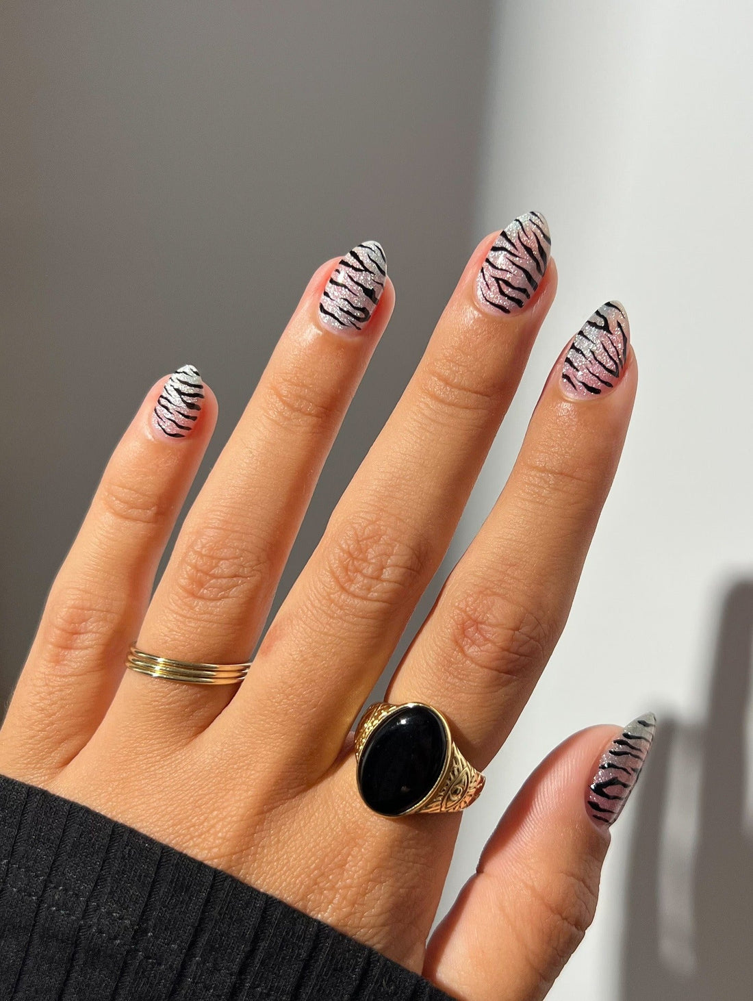 15 Gorgeous Zebra Nail Ideas