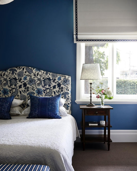 18 Quick Blue and White Bedroom Ideas You Can Steal