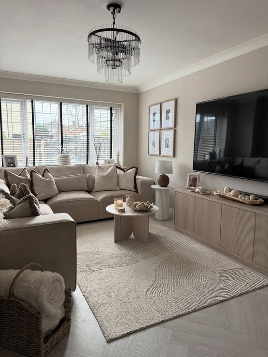 13 Clever Small Living Room Ideas with TV Space-Saving 2026