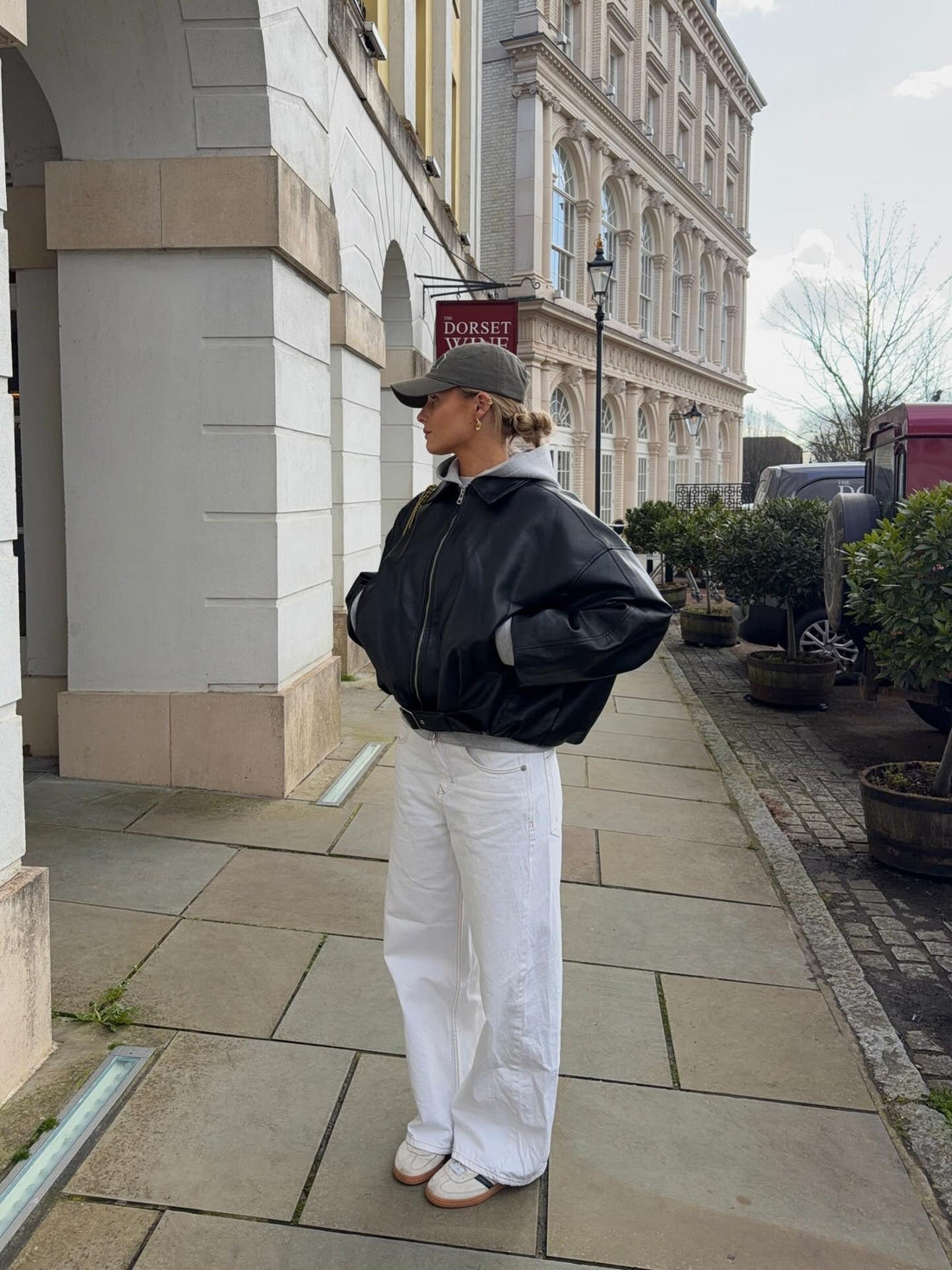 13 Casual Outfits with White Pants