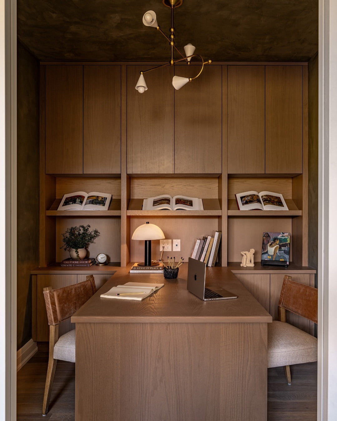 15 Office Ideas for Men That Balance Work and Style – CreativeBooster