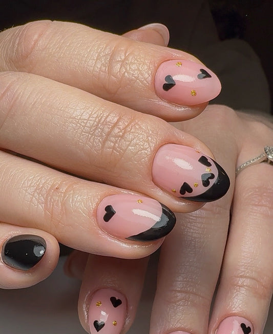16 Black Heart Nail Ideas to Copy