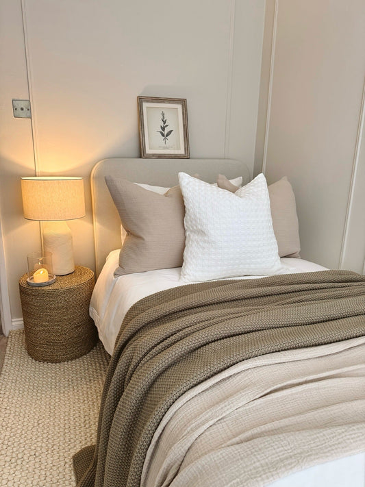 13 Space-Saving Small Bedroom Furniture Ideas 2026