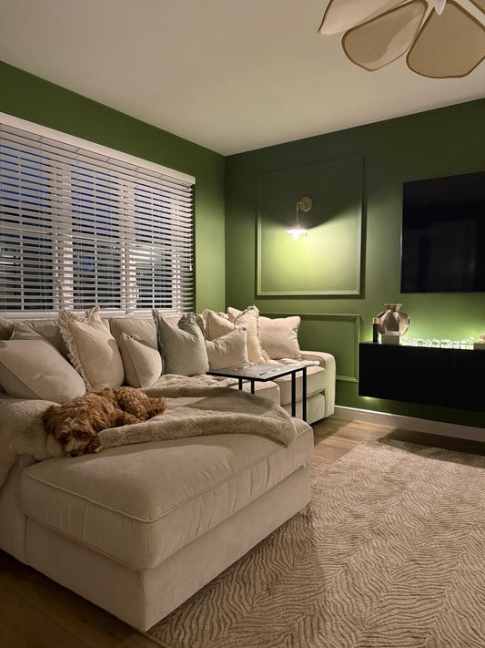 15 Empty Wall Ideas for Living Room Designers Swear By 2026