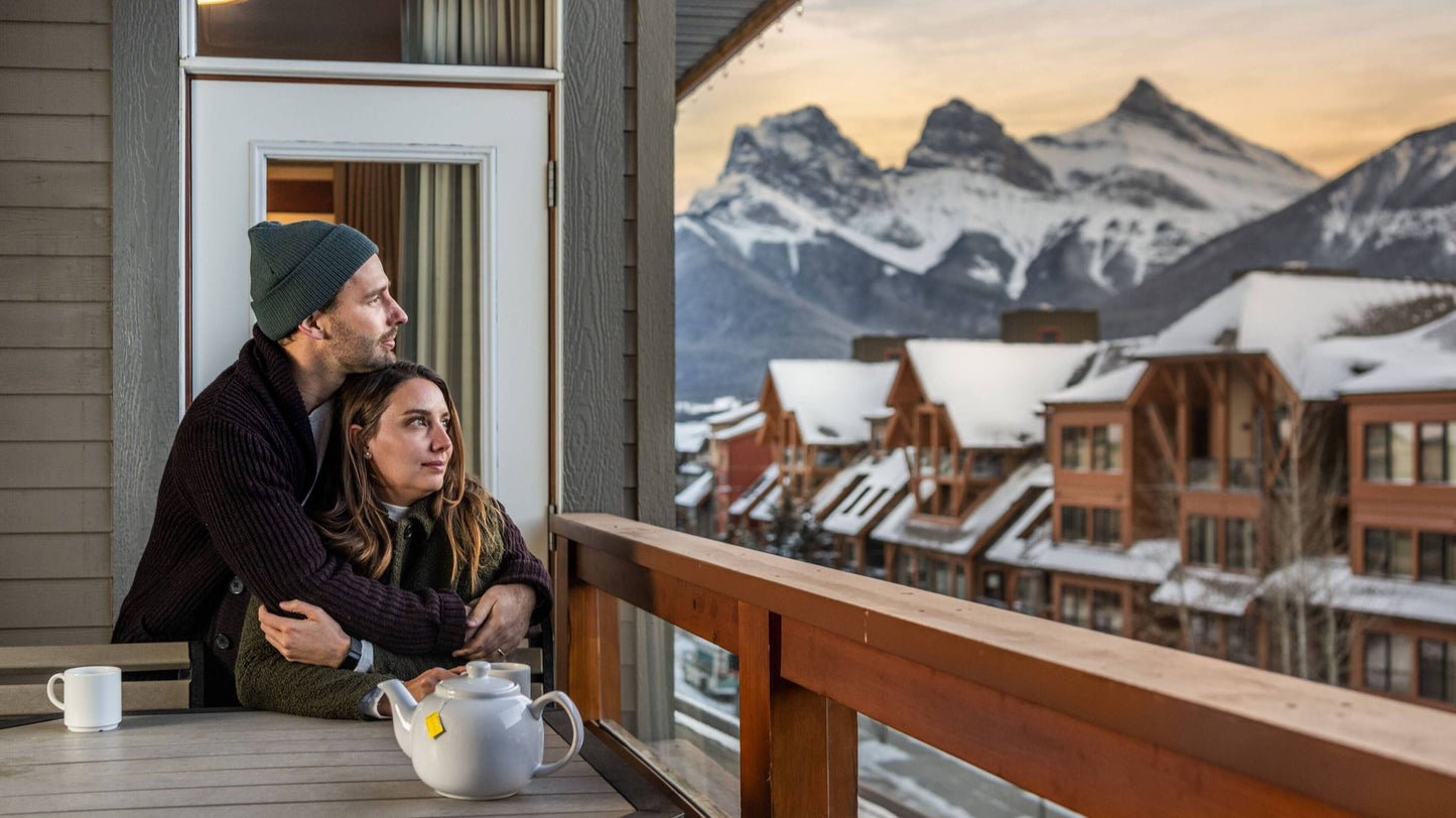 Blackstone Mountain Lodge by CLIQUE Review: Luxurious Rocky Mountain Retreat