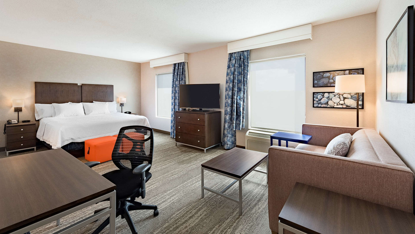 Hotel Review: Hampton Inn & Suites by Hilton Halifax (Reviews, Pricing & Amenities)