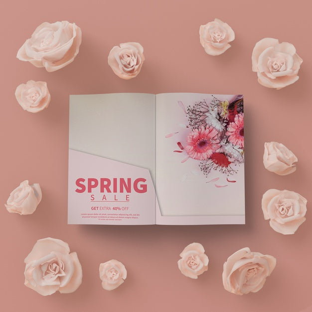 Free 3D Floral Frame With Spring Card On Table Mock-Up Psd
