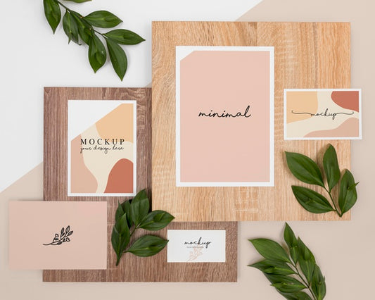 Free Above View Stationery With Leaves And Wood Psd