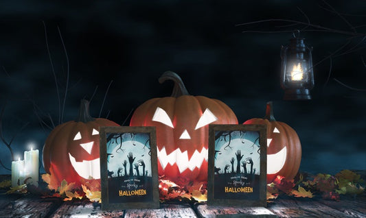 Free Arrangement With Scary Pumpkins And Framed Horror Posters Psd