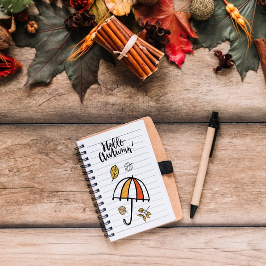 Free Autumn Mockup With Notepad Psd