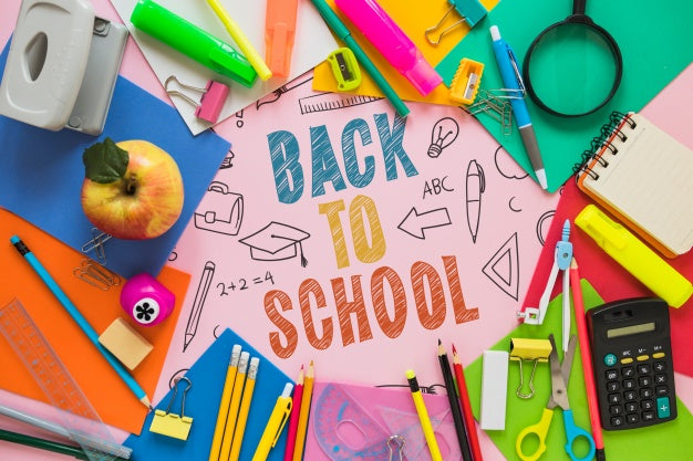 Free Back To School Mockup With Paper In Middle Psd