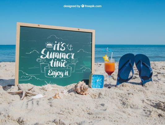 Free Beach Concept With Slate And Flip Flops Psd