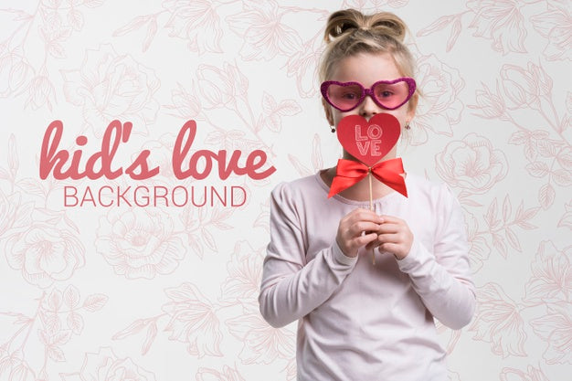 Free Beautiful Kid'S Love Concept Psd