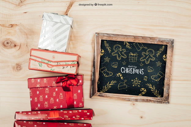 Free Beautiful Mockup With Christmtas Design Psd