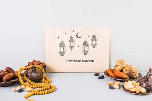 Free Beautiful Still Life With Ramadán Elements And Card Template Psd
