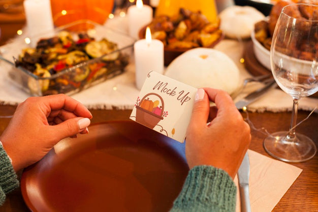 Free Beautiful Thanksgiving Concept Mock-Up Psd