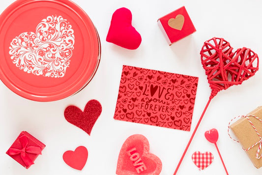 Free Beautiful Valentine'S Day Concept Mock-Up Psd