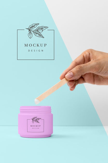 Free Beauty Products With Hand Mock-Up Psd