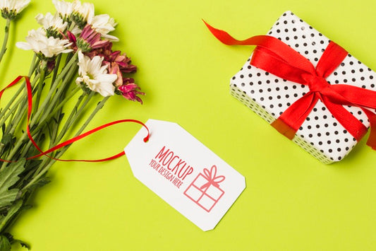 Free Birthday Gift With Mock-Up Tag Psd