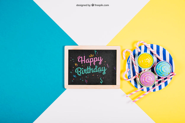 Free Birthday Mockup With Slate And Plate Psd