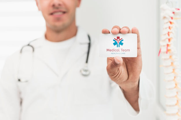 Free Blurred Man Holding Mock-Up Clinical Card Psd