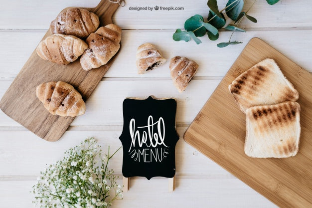 Free Breakfast Mockup With Croissants And Toast Psd