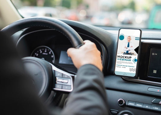 Free Business Man In Car With Phone Mockup Psd