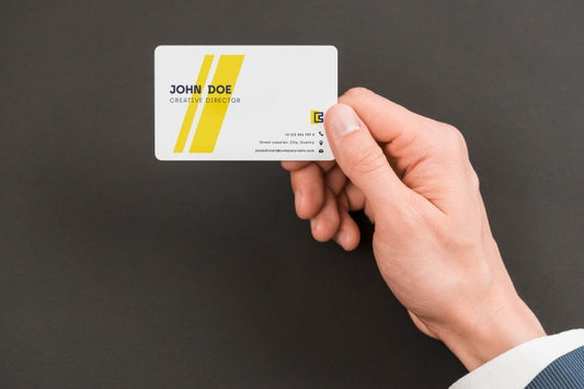 Free Businessman With Business Card Mockup Psd