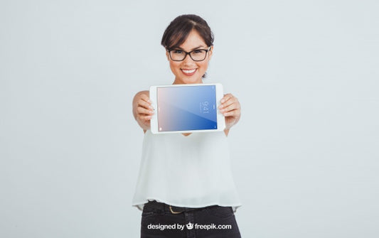 Free Businesswoman And Tablet Psd