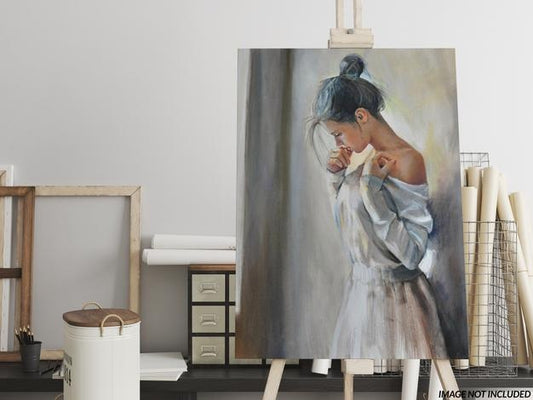 Free Canvas On Easel Stand Psd