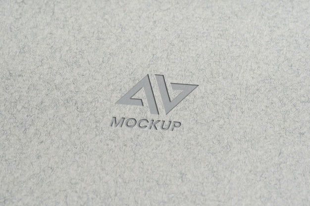 Free Capital Letter Mock-Up Logo Design On Minimalist Grey Paper Psd