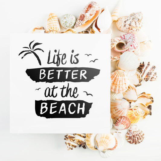 Free Card Mockup With Tropical Summer Concept With Seashells Psd