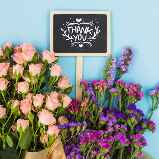 Free Chalkboard Mockup With Floral Decoration Psd