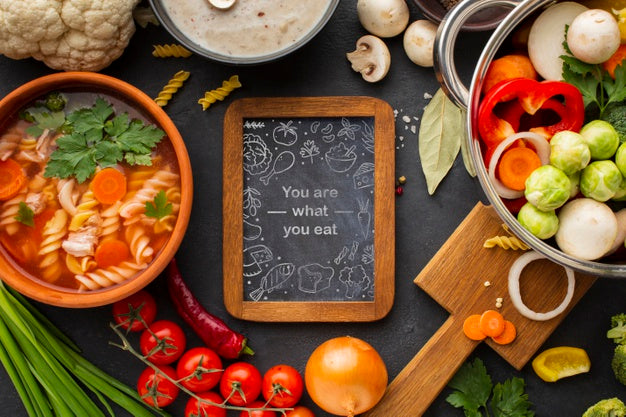 Free Chalkboard With Frame Of Vegetables Psd
