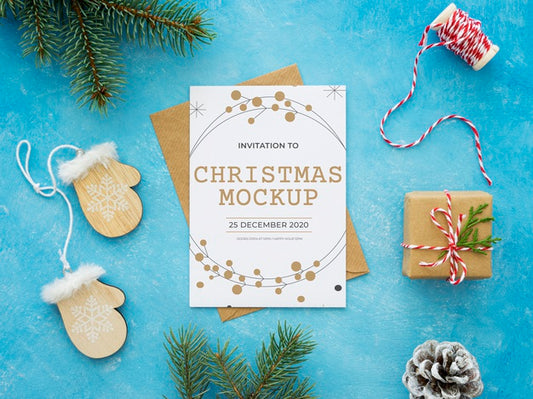 Free Christmas Eve Composition With Card And Envelope Mock-Up Psd