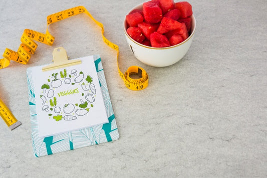 Free Clipboard Mockup With Healthy Food Concept Psd