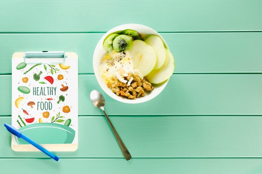 Free Clipboard Mockup With Healthy Food Psd