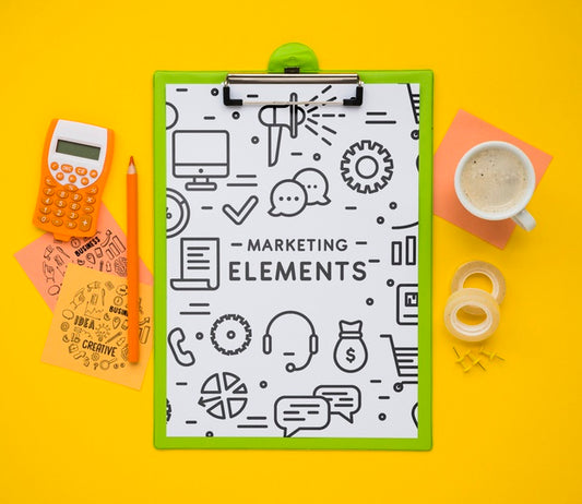 Free Clipboard On Desk With Positive Message Psd