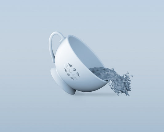 Free Coffee Cup With Pouring Liquid Psd