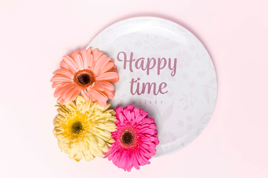 Free Colorful Daisies On Plate Psd
