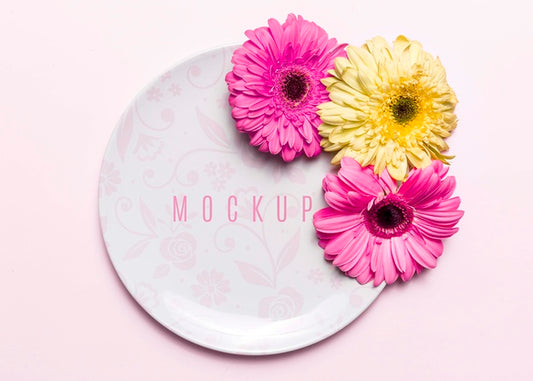 Free Colorful Flowers On Plate Psd