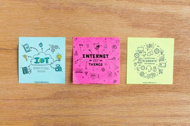 Free Colorful Post It Mock-Up On Table Psd