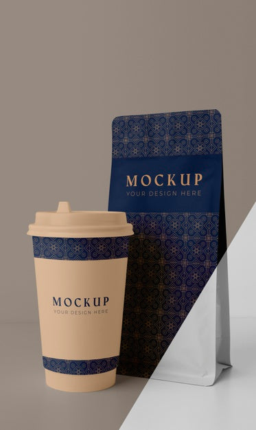 Free Composition Of Coffee Shop Cup Mock-Up Psd