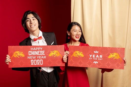 Free Couple Holding Decoration For New Year Psd