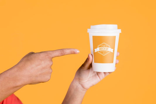 Free Cup Concept Mock-Up Psd