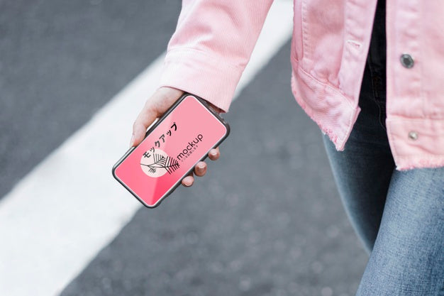 Free Customer Using Mobile App And Walking On The Street Mock-Up Psd