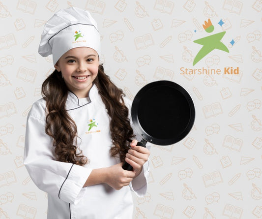 Free Cute Chef Holding Cooking Pan Psd