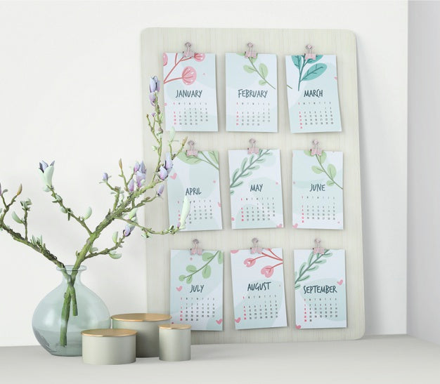 Free Decorative Calendar Mockup On Wall Psd