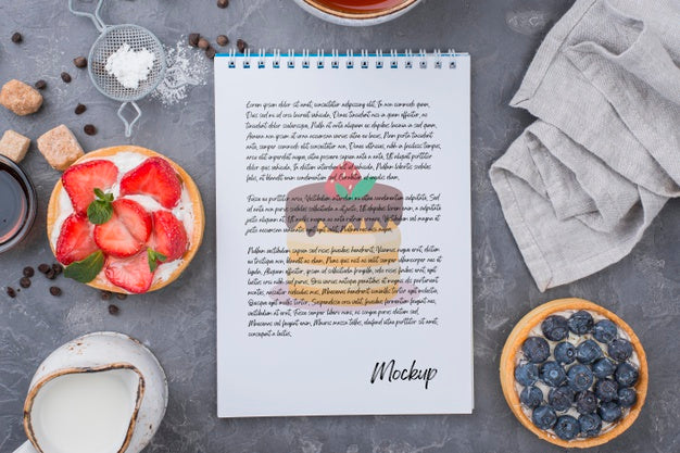 Free Delicious Dessert Concept Mock-Up Psd