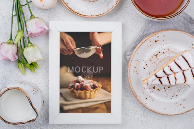 Free Delicious Dessert Concept Mock-Up Psd